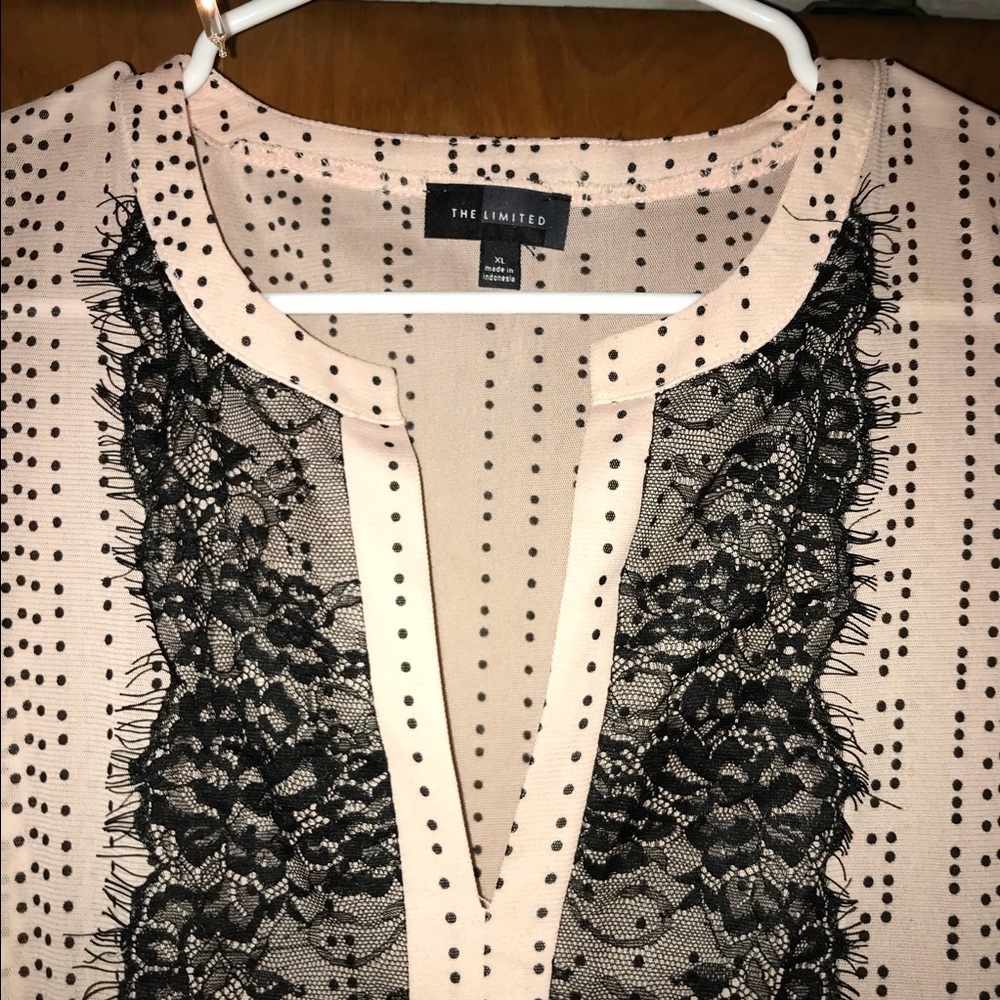 2 hour sale!!!! The limited blouse